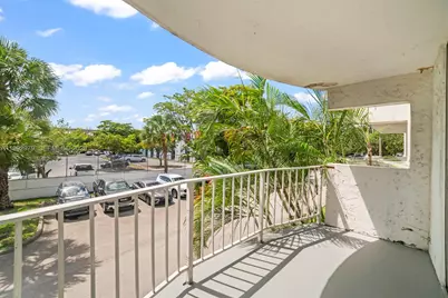 498 NW 165th St Rd #D-201, Miami, FL 33169 - Photo 15