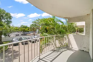 498 NW 165th St Rd, Miami, FL 33169 - Photo 15