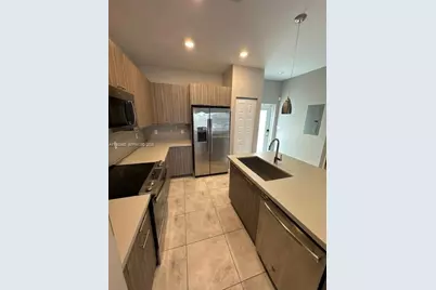 4700 NW 84th Ave #31, Doral, FL 33166 - Photo 9