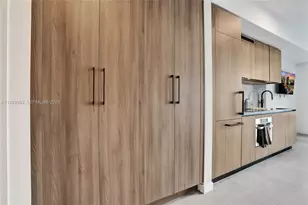 121 NE 5, Miami, FL 33132 - Photo 11