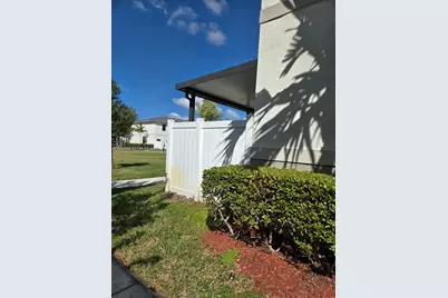 1166 SW 7th Ave, Florida City, FL 33034 - Photo 3