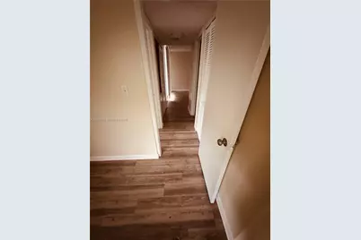 211 Lake Pointe Dr #110, Oakland Park, FL 33309 - Photo 9