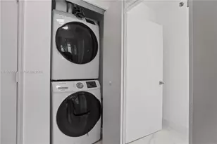 950 Brickell Bay Dr, Miami, FL 33131 - Photo 19