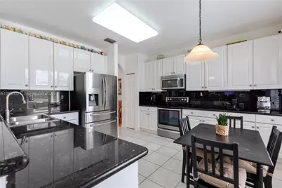 4128 Amber Ln, Weston, FL 33331 - Photo 17