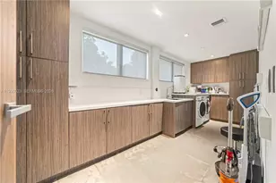 9301 N Bayshore Dr, Miami Shores, FL 33138 - Photo 37