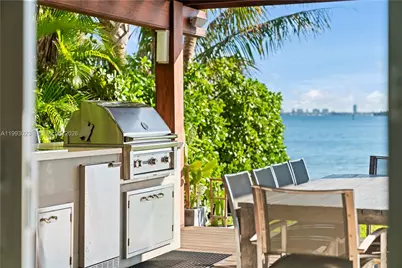 9301 N Bayshore Dr, Miami Shores, FL 33138 - Photo 19