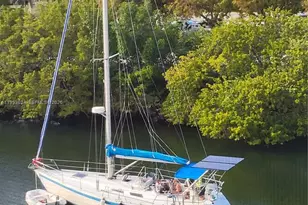 3401 N Country Club Dr, Aventura, FL 33180 - Photo 1