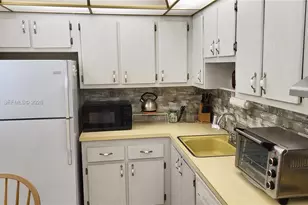 3401 N Country Club Dr, Aventura, FL 33180 - Photo 35