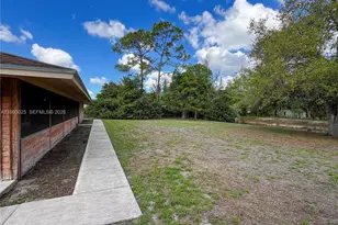 13587 N 77th Pl N, Unincorporated Palm Beach County, FL 33412 - Photo 13