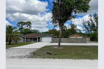 13587 N 77th Pl N, Unincorporated Palm Beach County, FL 33412 - Photo 1