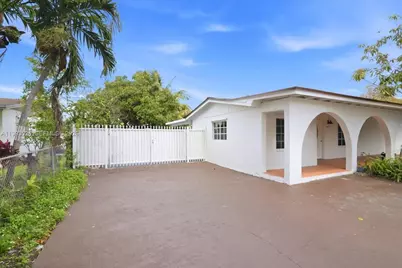 1271 W 83rd St, Hialeah, FL 33014 - Photo 3