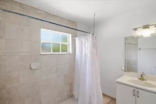 1271 W 83rd St, Hialeah, FL 33014 - Photo 37