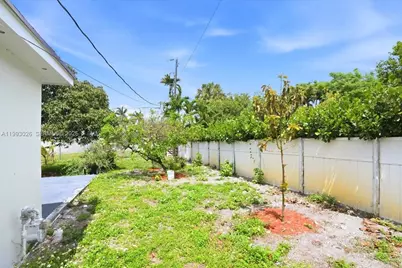 1271 W 83rd St, Hialeah, FL 33014 - Photo 9