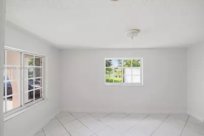 1271 W 83rd St, Hialeah, FL 33014 - Photo 19