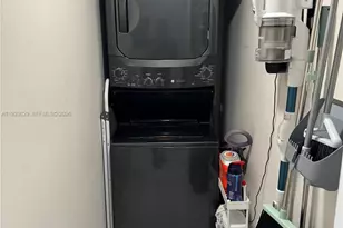 170 SE 14th St, Miami, FL 33131 - Photo 3