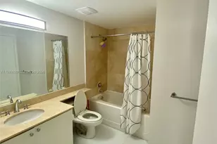 170 SE 14th St, Miami, FL 33131 - Photo 23