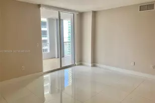 170 SE 14th St, Miami, FL 33131 - Photo 11