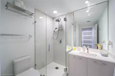 55 SW 9th St #3004, Miami, FL 33130 - Photo 13