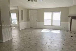 8638 Gibson Oaks Dr, Lakeland, FL 33809 - Photo 3