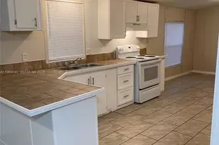 8638 Gibson Oaks Dr, Lakeland, FL 33809 - Photo 7