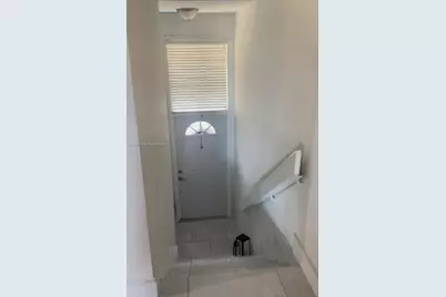 10000 NW 9th St Cir #11, Miami, FL 33172 - Photo 5