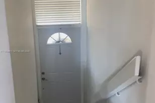 10000 NW 9th St Cir, Miami, FL 33172 - Photo 5