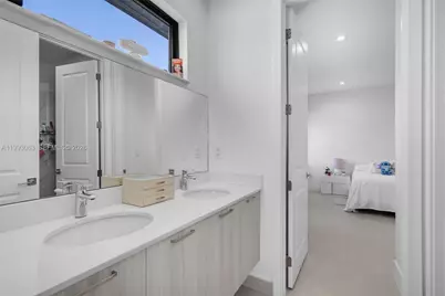 8019 NW 46th Ter, Doral, FL 33166 - Photo 21