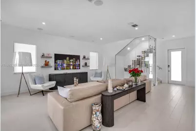 8019 NW 46th Ter, Doral, FL 33166 - Photo 7