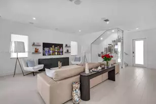 8019 NW 46th Terrace, Doral, FL 33166 - Photo 7