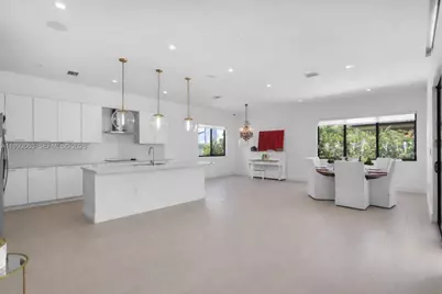 8019 NW 46th Ter, Doral, FL 33166 - Photo 9