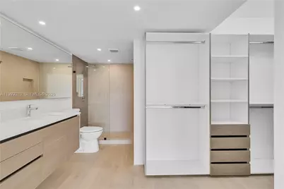 20100 W Country Club Dr #1008, Aventura, FL 33180 - Photo 11