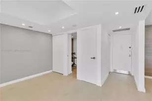 20100 W Country Club Dr, Aventura, FL 33180 - Photo 23