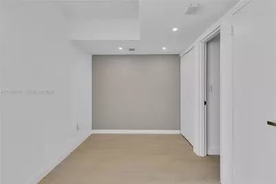 20100 W Country Club Dr #1008, Aventura, FL 33180 - Photo 9