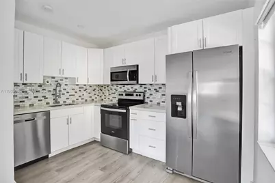 4326 NW 4th St, Miami, FL 33126 - Photo 13
