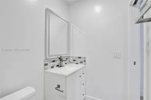 4326 NW 4th St, Miami, FL 33126 - Photo 35