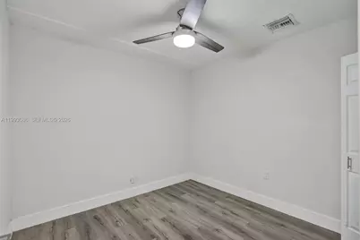 4326 NW 4th St, Miami, FL 33126 - Photo 25
