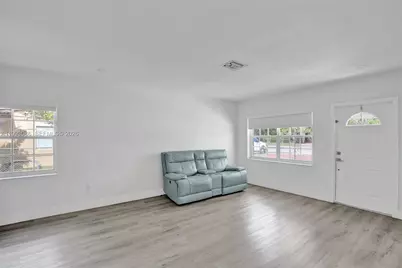 4326 NW 4th St, Miami, FL 33126 - Photo 15