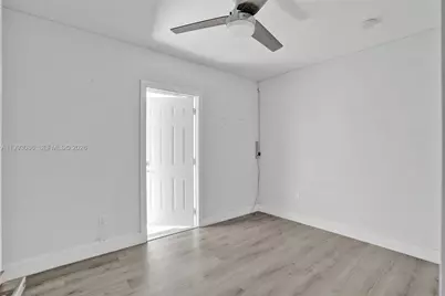 4326 NW 4th St, Miami, FL 33126 - Photo 21