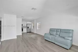 4326 NW 4th St, Miami, FL 33126 - Photo 15