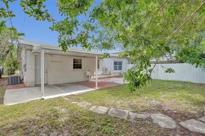 4326 NW 4th St, Miami, FL 33126 - Photo 11