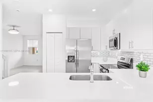 2425 SE 28th Dr, Homestead, FL 33035 - Photo 97