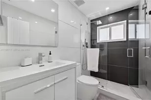 426 SE 3rd St, Dania Beach, FL 33004 - Photo 17