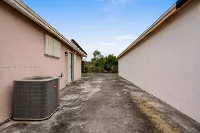 19301 SW 123rd Ave, Miami, FL 33177 - Photo 41