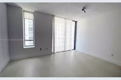1060 Brickell Ave #4207, Miami, FL 33131 - Photo 15