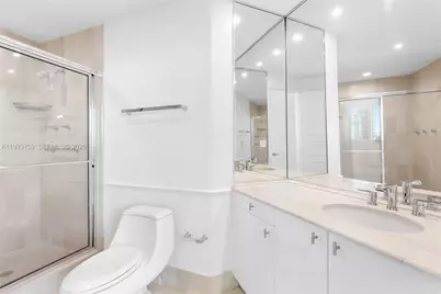 300 S Pointe Drive #801, Miami Beach, FL 33139 - Photo 23