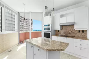 300 South Pointe Dr, Miami Beach, FL 33139 - Photo 21