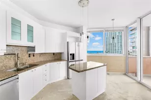 300 South Pointe Dr, Miami Beach, FL 33139 - Photo 15