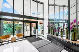 300 South Pointe Dr, Miami Beach, FL 33139 - Photo 29