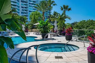 300 South Pointe Dr, Miami Beach, FL 33139 - Photo 39