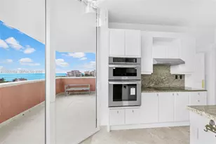 300 South Pointe Dr, Miami Beach, FL 33139 - Photo 17